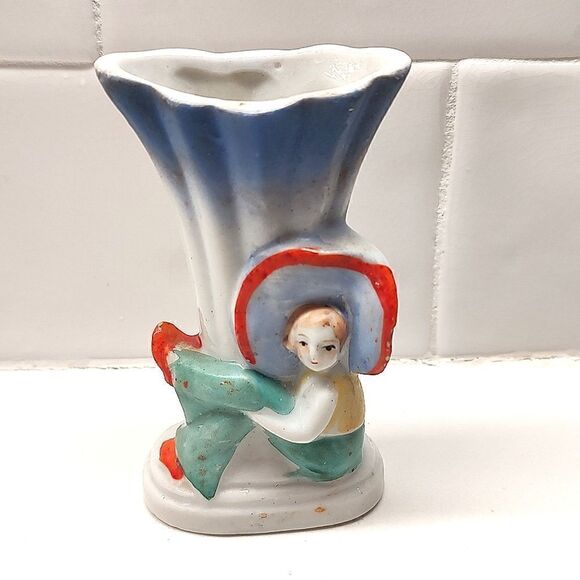 Vintage Lounging Cowgirl Small Pottery Bud Vase Art Deco Made in Occupied Japan - Picture 1 of 7